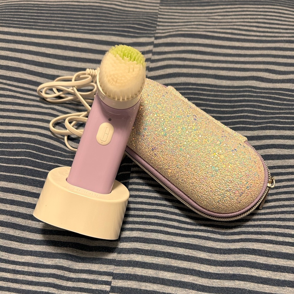 Clinique sonic brush